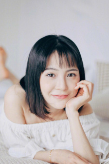 舞蹈室里的景色李欣罗晴